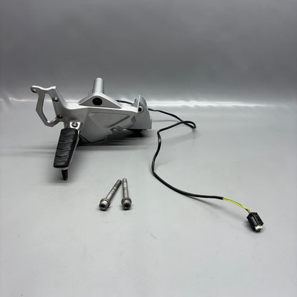 7678670 BMW F800ST FOOTREST RIGHT FRONT 2005 2006 2007 2008 2009 2010 2011 OEM 7678670