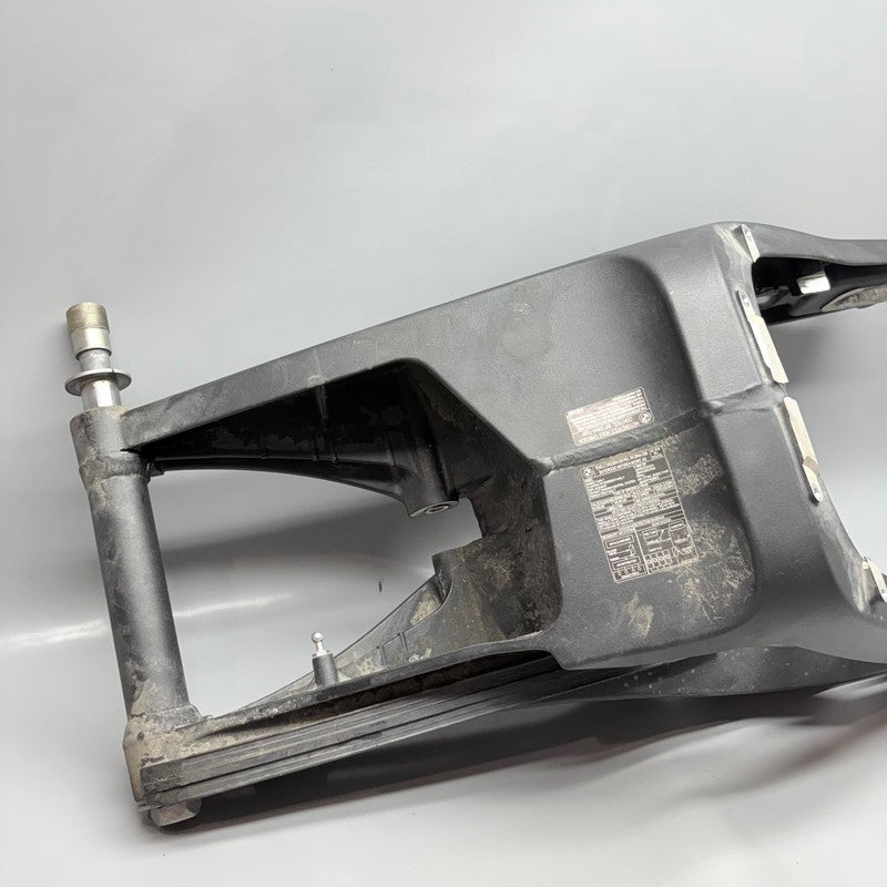 S1000XR BMW S1000XR REAR WHEEL SWINGING ARM 2014 2015 2016 2017 2018 2019 OEM