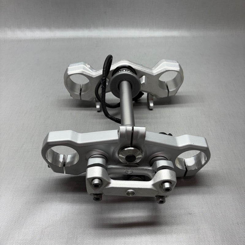BMW G310R TRIPLE TREE CROSS BRACE 2017 2018 OEM