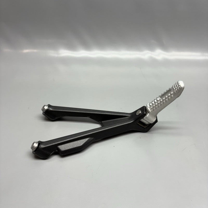 9467689 BMW S1000R FOOTREST RIGHT REAR 2020 2021 2022 2023 2024 2025 OEM 9467690