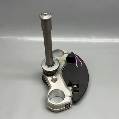 BMW G310GS FORK CROSS BRACE LOWER 2019 2020 2021 2022 2023 OEM