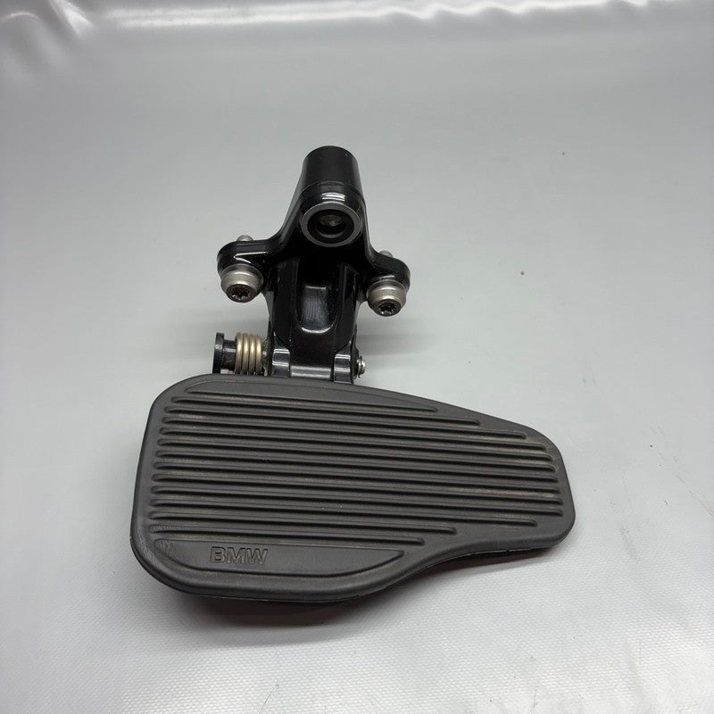 8392697 BMW R18 RUNNING BOARD LEFT FRONT 2020 2021 2022 2023 2024 OEM 8392697