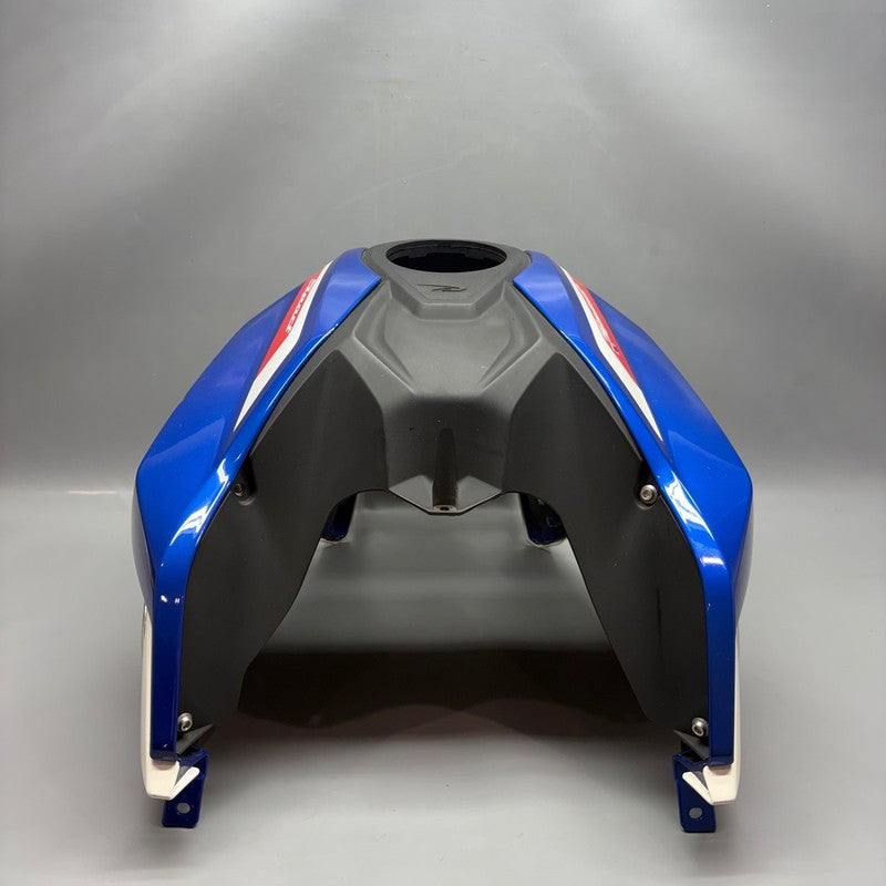 8556775 BMW G 310R TANK COVER CENTER 2019 2020 2021 2022 2023 2024 2025 OEM 8556775