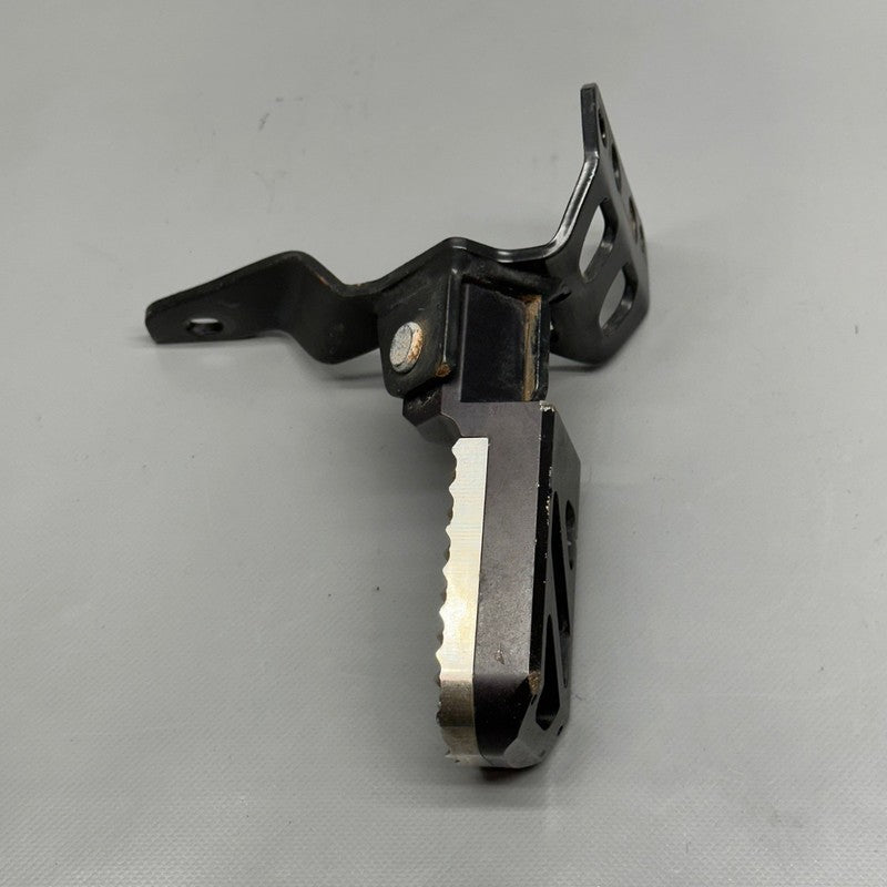 BMW G650GS SERTAO FOORPEG RIGHT 2010 2011 2012 2013 2014 OEM 7650294