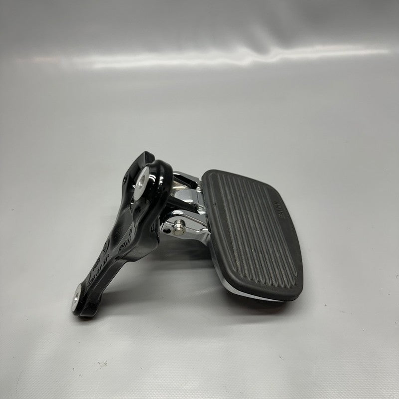 BMW R18 TRANSCONTINENTAL FOOTREST PLATE RIGHT REAR 2020-2022 2023 2024