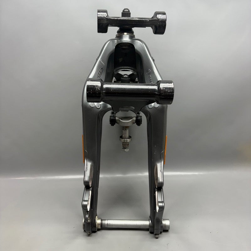 BMW K 1300S FRONT WHEEL CARRIER 2009 2010 2011 2012 2013 2014 2015 201