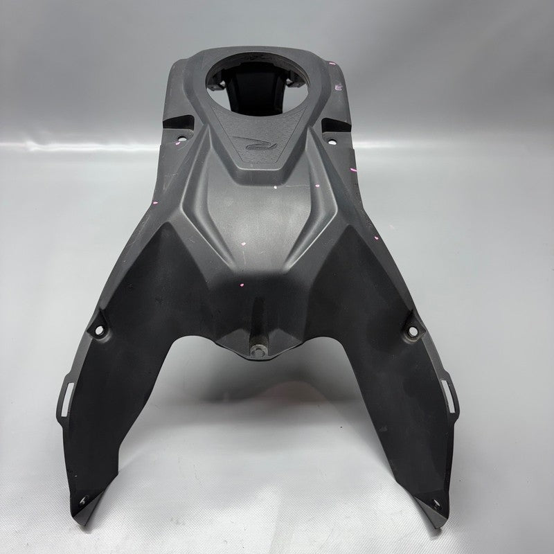 BMW G310R US FUEL TANK CENTER COVER 2016 2017 2018 2019 2020 OEM 85567