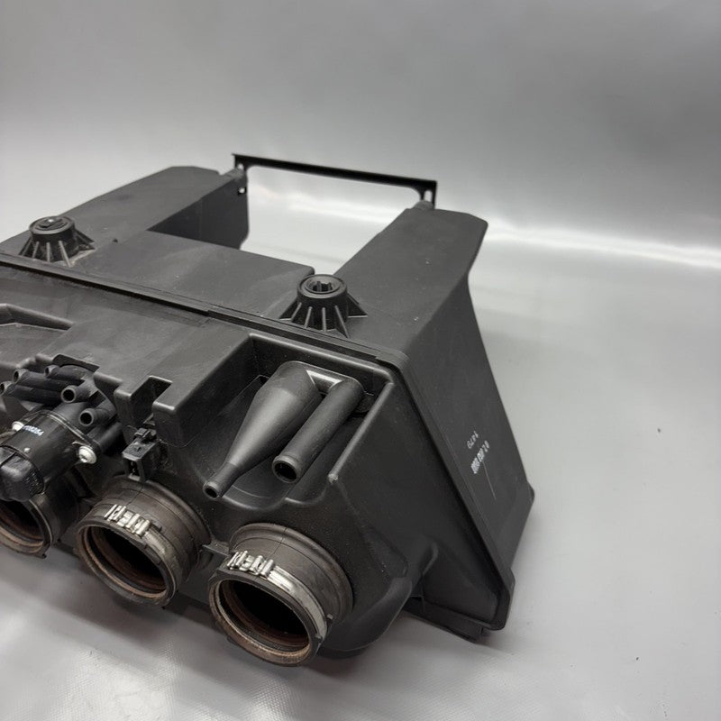 7714174 BMW K1300S AIR INTAKE BOX 2007 2008 2009 10 2011 2012 2013 2014 2015 OEM 7714174