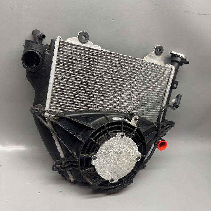 7726415 BMW K1600GTL RADIATOR 2015 2016 2017 2018 2019 2020 2021 OEM 7726415