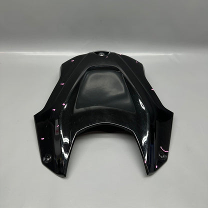 8569770 BMW S1000R FUEL TANK CENTER COVER 2020 2021 2022 2023 2024 2025 OEM 8569770