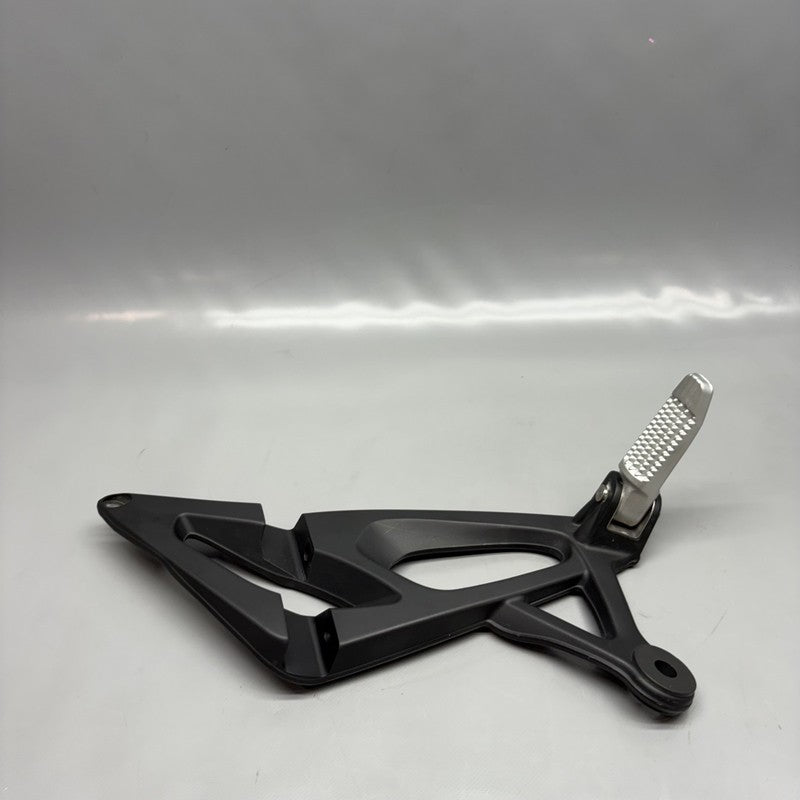 7660170 BMW K1300S FOOTREST WITH HOLDER RIGHT REAR OEM 2007-2012 2013 2014 2015 7660170