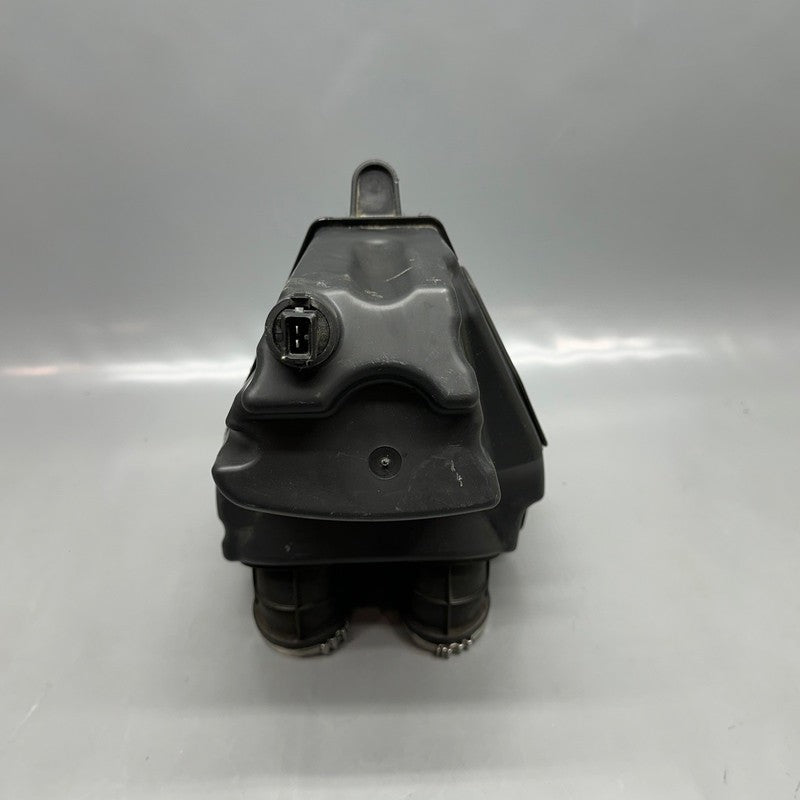 7724926 BMW C600 SPORT AIR BOX FILTER HOUSING 2011 2012 2013 2014 2015 OEM 7724926