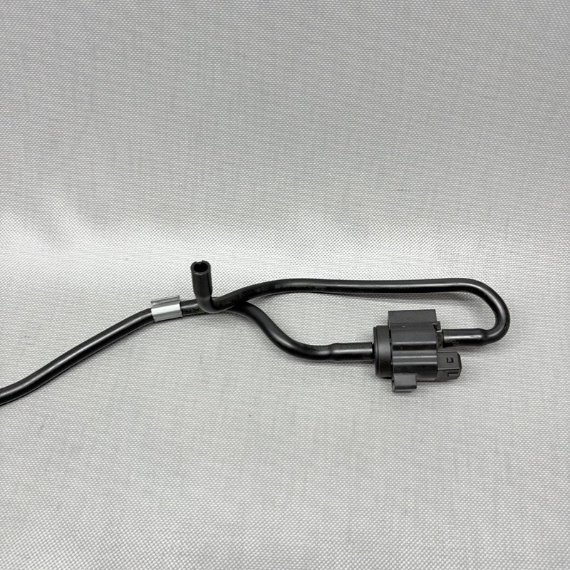 BMW R1250GS RIGHT FUEL TANK BREATHER VALVE 2017-2019 2020 2021 2022 20