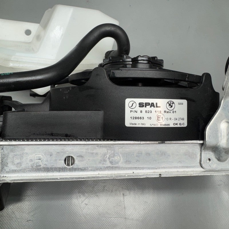 8546416 BMW R1250RT RADIATOR RIGHT 2013-2017 2018 2019 2020 2021 2022 2023 2024 OEM