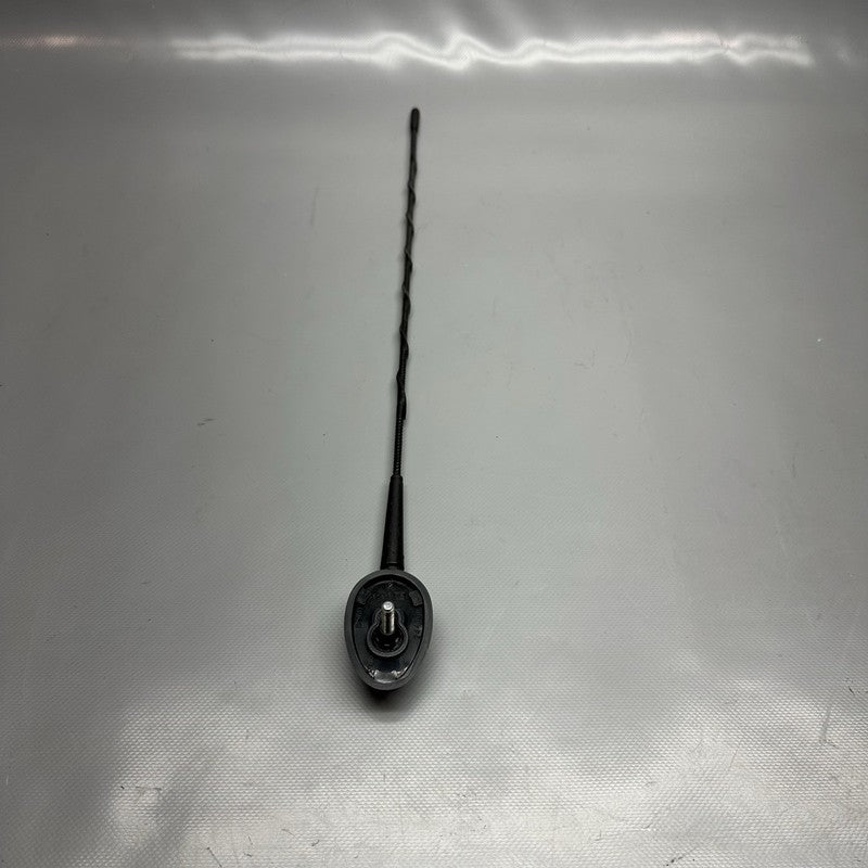 7728901 BMW K1600GTL ANTENNA 2015 2016 2017 2018 2019 2020 2021 OEM 7728901