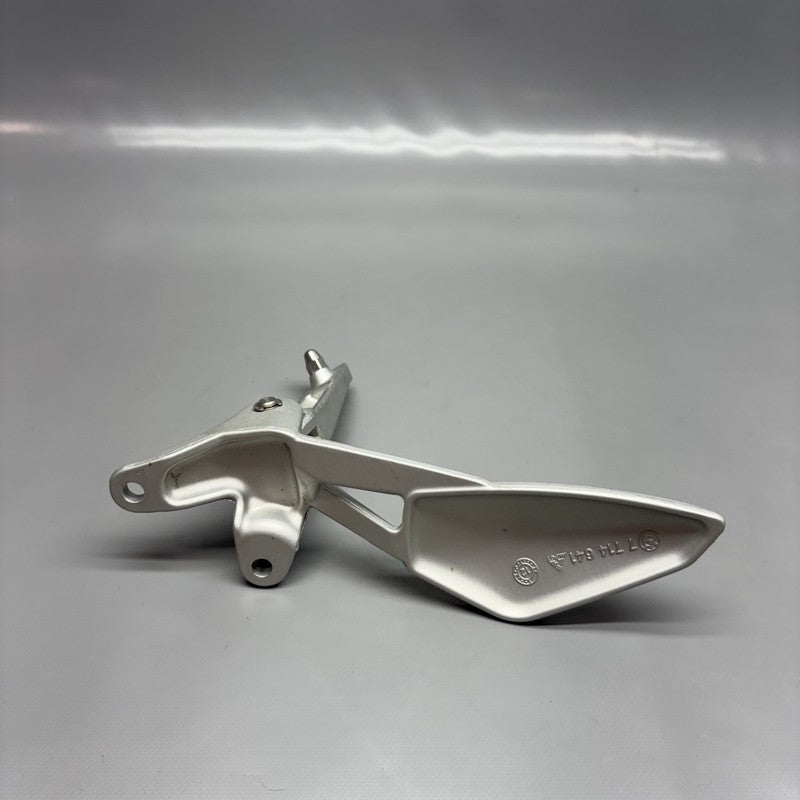 7714641 BMW K1300S FOOTREST LEFT REAR 2007-2012 2013 2014 2015 OEM 7714641