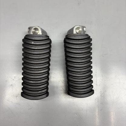 7664525 BMW R1200GS FOOTPEG RIGHT LEFT REAR 2009 2010 2011 2012 2013 OEM 7664525