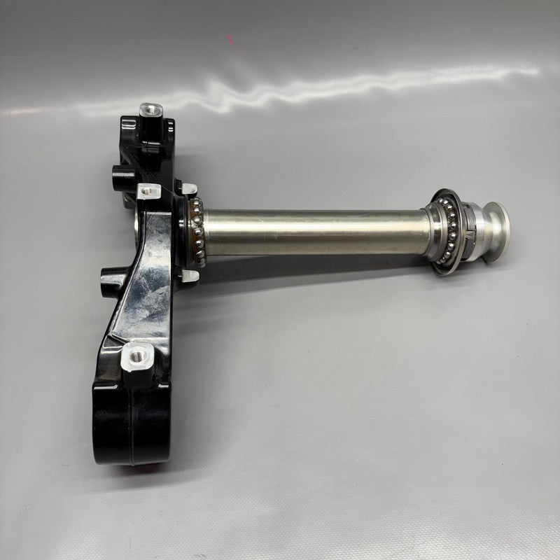 9899335 BMW R18 TRANSCONTINENTAL LOWER FORK CROSS BRACE 2020 2021 2022 2023 2024 OEM 