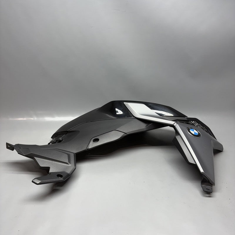 8403852 BMW F900R TANK FAIRING PANEL RIGHT SIDE 2020 2021 2022 2023 2024 OEM 8403852