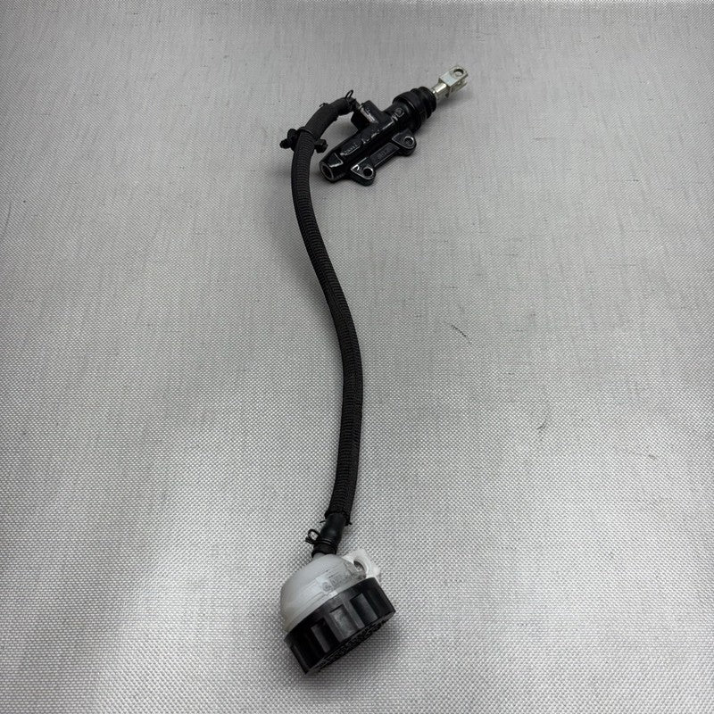 G 310R BMW G 310R REAR BRAKE MASTER CYLINDER 2016 2017 2018 2019 2020 OEM