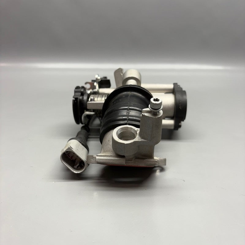 8552340 BMW C400X THROTTLE HOUSING 2018 2019 2020 OEM 8552340