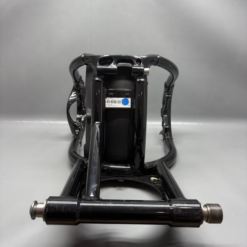 R18 B BMW R18 B REAR WHEEL SWINGING ARM 2020 2021 2022 2023 2024 OEM
