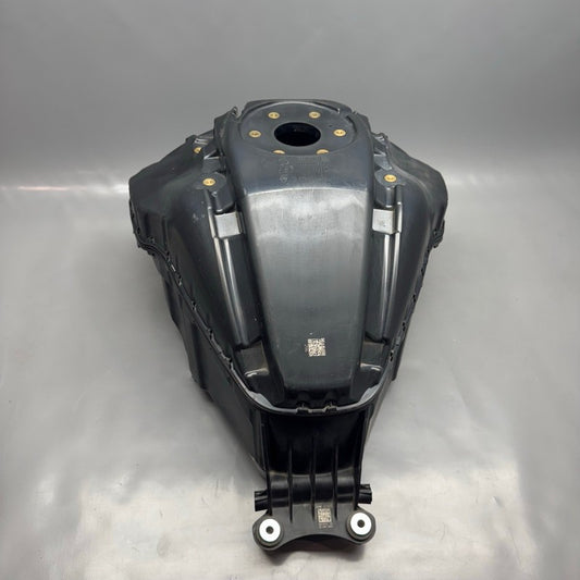 BMW F900R FUEL TANK 2020 2021 2022 2023 2024 OEM 8567870