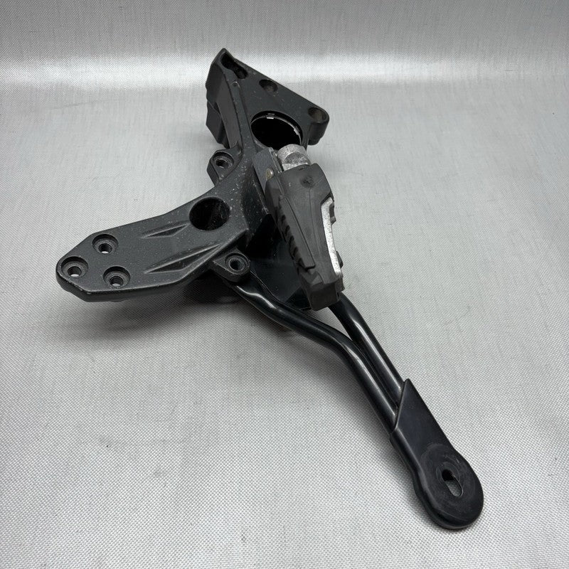 8555273 BMW C 650 SPORT RIGHT ENGINE MOUNT 2014 2015 2016 2017 2018 2019 2020 8555273