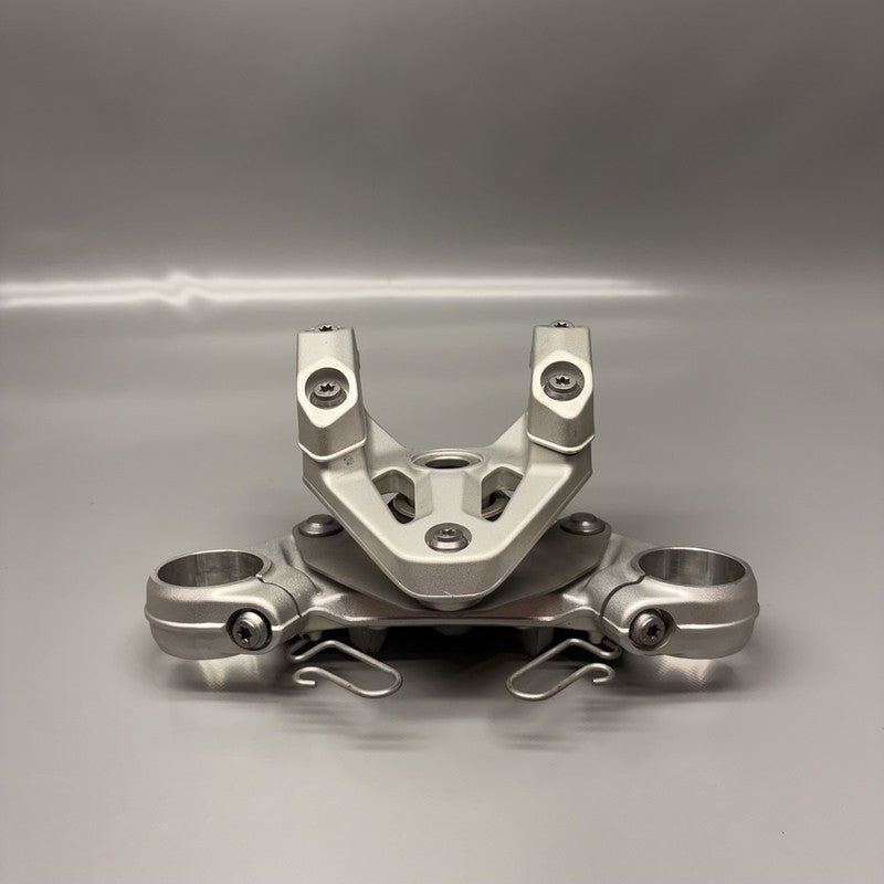 7924206 BMW R1300GS FORK BRIDGE UPPER 2022 2023 2024 OEM 7924206