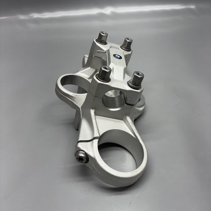 8404205 BMW F900R TRIPLE TREE CLAMP UPPER 2020 2021 2022 2023 2024 OEM 8404205
