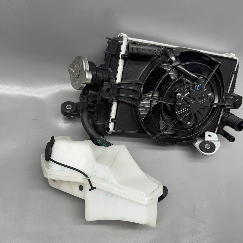 8546416 BMW R1250RT RADIATOR RIGHT 2013-2017 2018 2019 2020 2021 2022 2023 2024 OEM