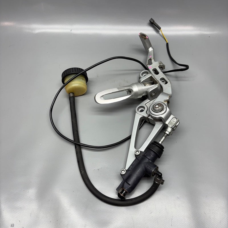 BMW K1200RS K589 REAR BRAKE MASTER CYLINDER 1996-2001 2002 2003 2004 2