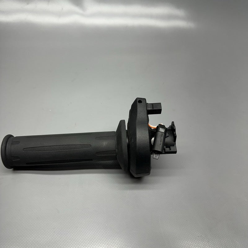 8552124 BMW M1000R THROTTLE HANDLE BAR GRIP 2021 2022 2023 2024 OEM 8552124