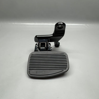9467719 BMW R18 TRANSCONTINENTAL FOOTREST PLATE LEFT REAR 2020-2022 2023 2024 2025 OEM