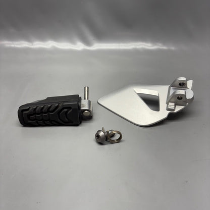 8535642 BMW R1250RT FOOTREST FRONT RIGHT 2013-2018 2019 2020 2021 2022 2023 2024 OEM