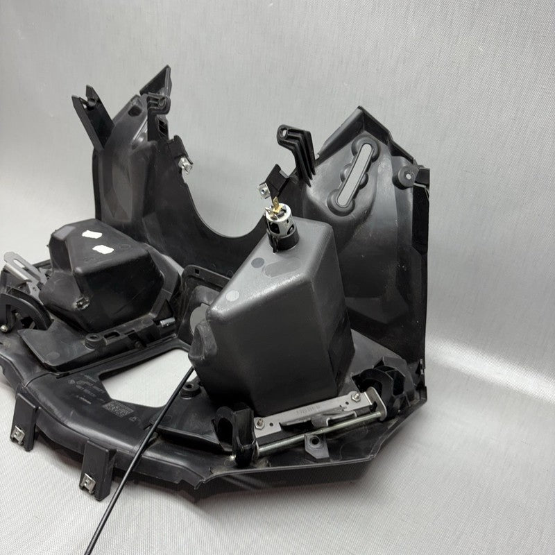 C 650 SPORT BMW C 650 SPORT LEG SHIELD  2014 2015 2016 2017 2018 2019 2020 OEM