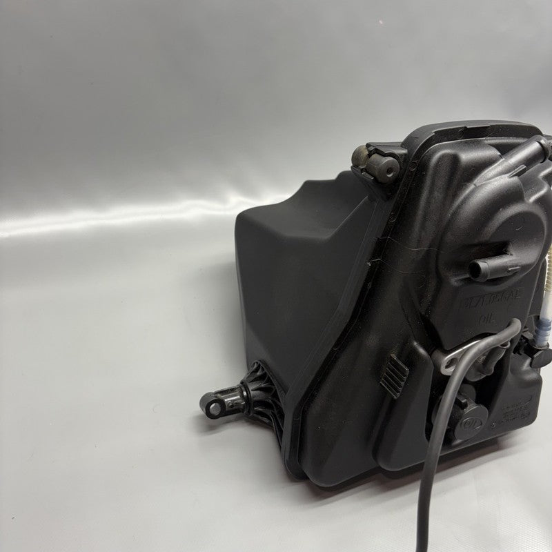 8530469 BMW K1300S OIL TANK 2007 2008 2009 2010 2011 2012 2013 2014 2015 OEM 8530469