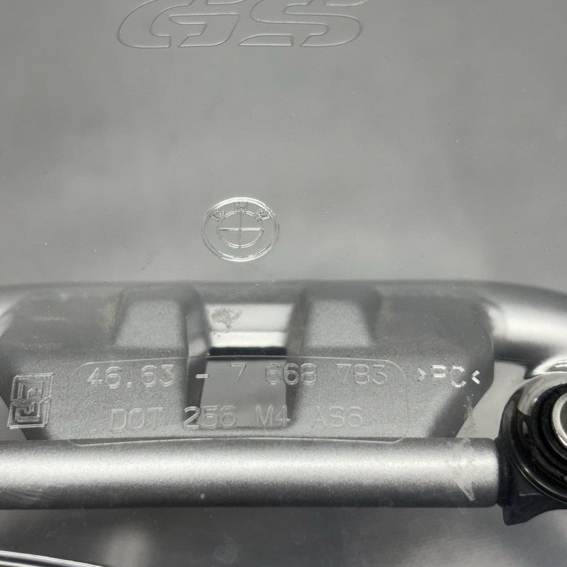 7668783 BMW R1200GS WINDSHIELD WITH HEADLIGHT SUPPORT 2009 2010 2011 2012 2013 7668783