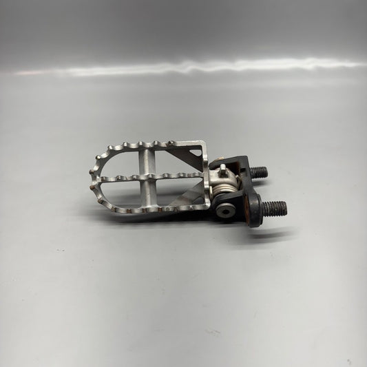 7696655 BMW G650X FOOTREST RIGHT 2006 2007 OEM 7696655