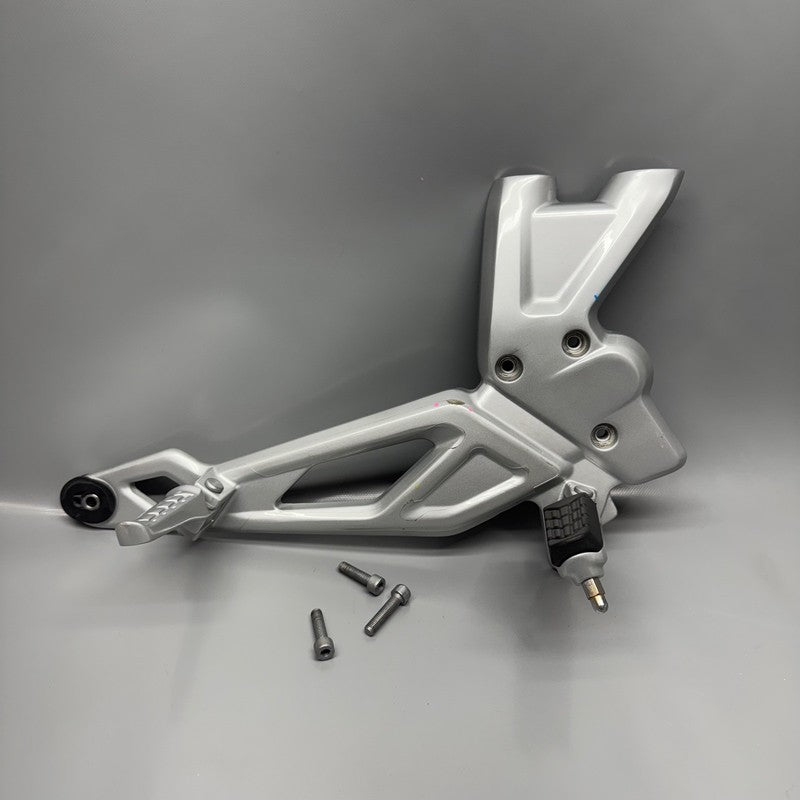 BMW G310R US FOOT REST PEG MOUNT RIGHT 2016 2017 2018 2019 2020 OEM