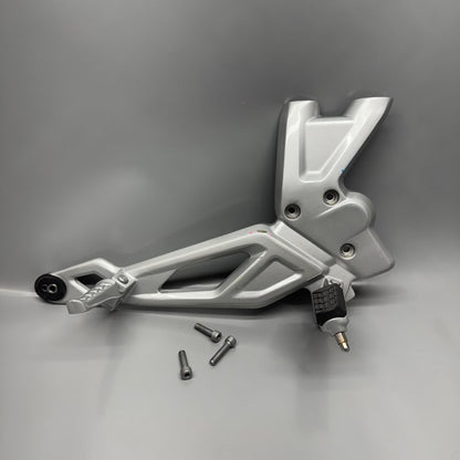 BMW G310R US FOOT REST PEG MOUNT RIGHT 2016 2017 2018 2019 2020 OEM