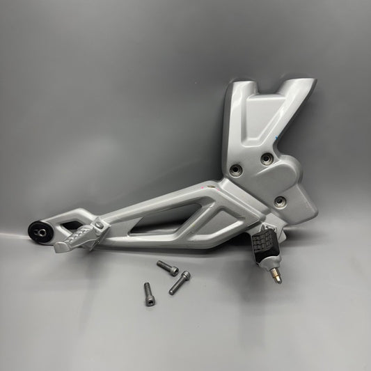 BMW G310R US FOOT REST PEG MOUNT RIGHT 2016 2017 2018 2019 2020 OEM