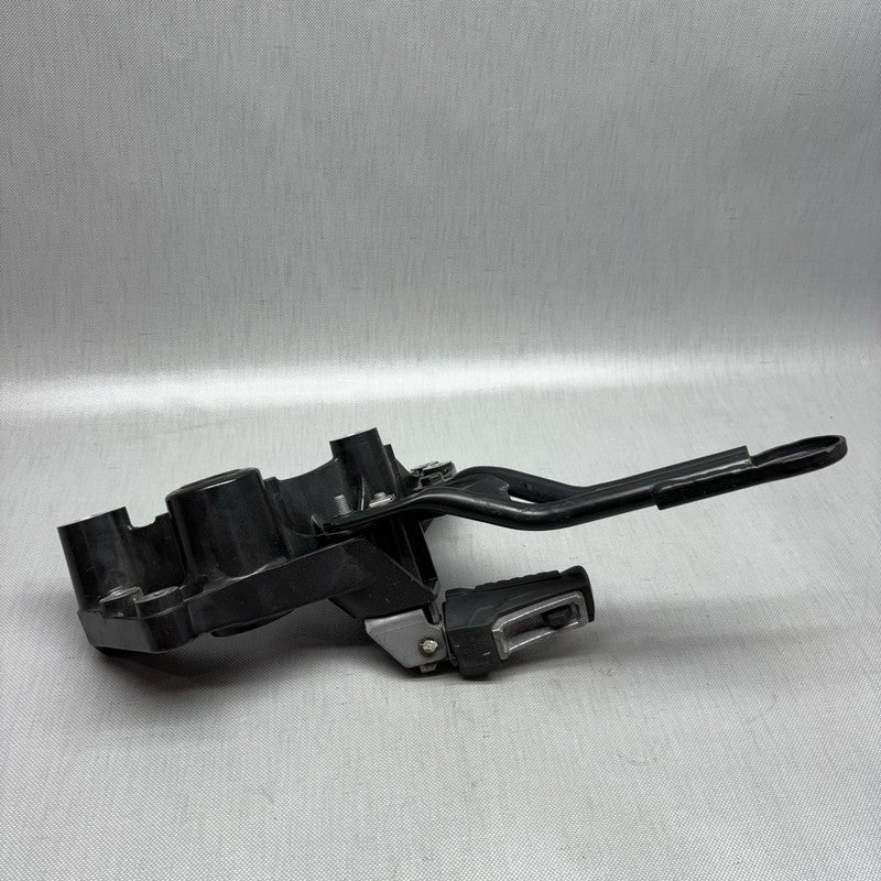 8555273 BMW C 650 SPORT RIGHT ENGINE MOUNT 2014 2015 2016 2017 2018 2019 2020 8555273