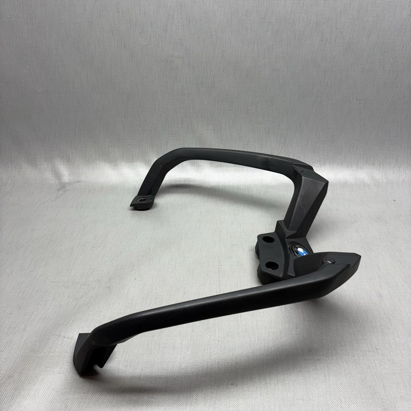 7725051 BMW C650 GT HANDLE REAR 2011 2012 2013 2014 2015 OEM 7725012