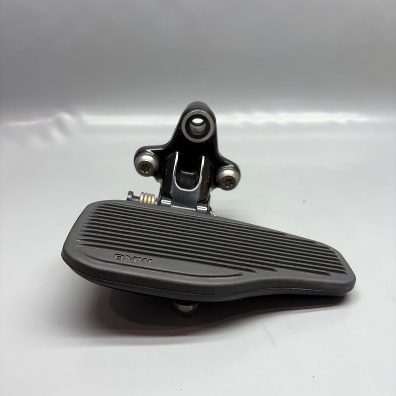 8392697 BMW R18 RUNNING BOARD LEFT FRONT 2020 2021 2022 2023 2024 OEM 8392697