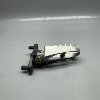 7696655 BMW G650X FOOTREST RIGHT 2006 2007 OEM 7696655