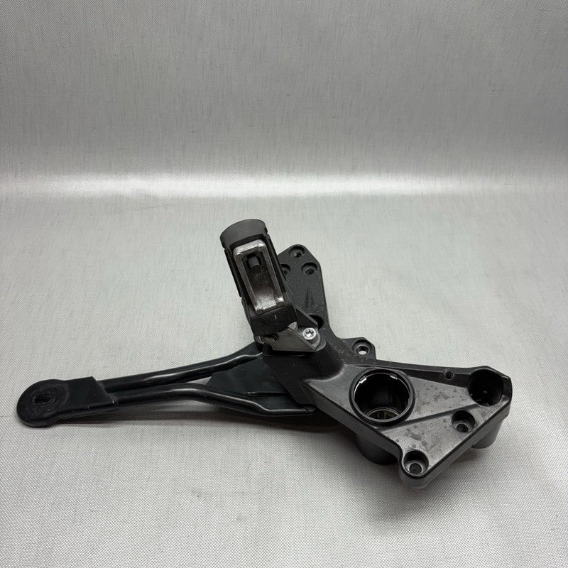 8555273 BMW C 650 SPORT RIGHT ENGINE MOUNT 2014 2015 2016 2017 2018 2019 2020 8555273