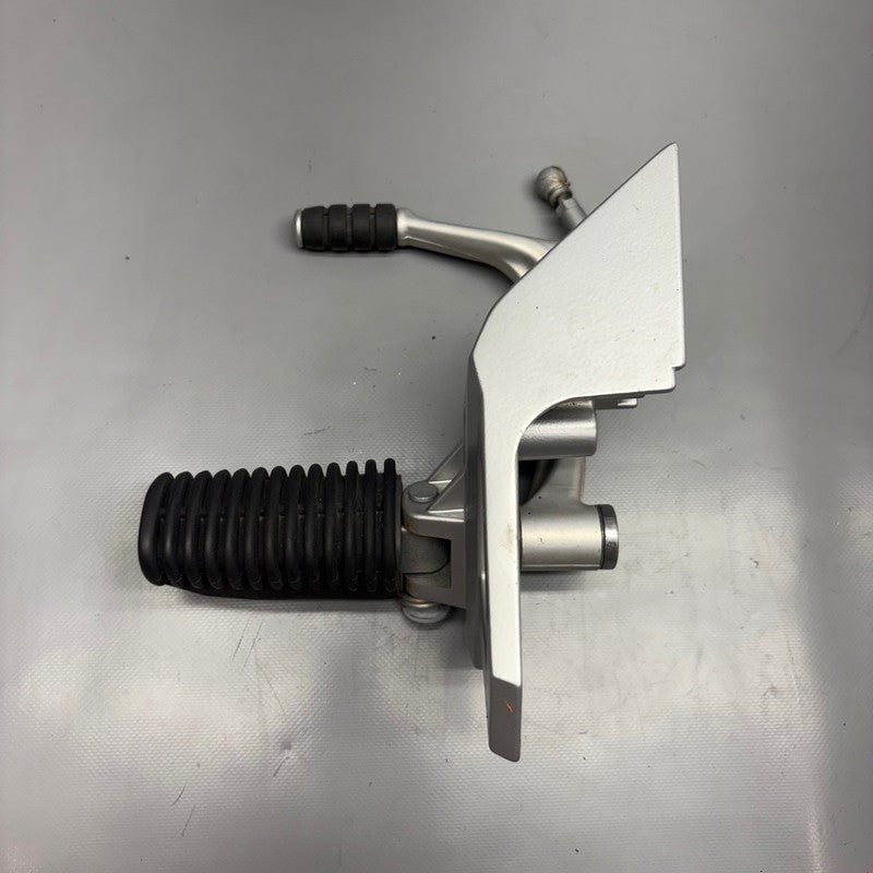 2311643 BMW R 1100R SHIFT LEVER FOOTPEG LEFT 1993-1997 1998 1999 2000 2001 2002 OEM 