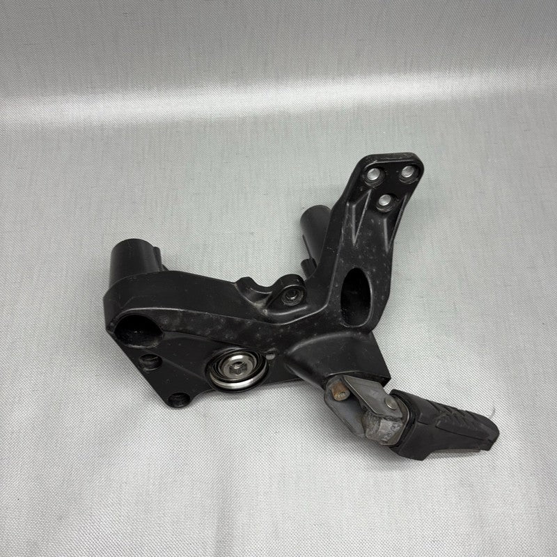 7725449 BMW C 650 SPORT LEFT ENGINE MOUNT 2014 2015 2016 2017 2018 2019 2020 OEM 7725449