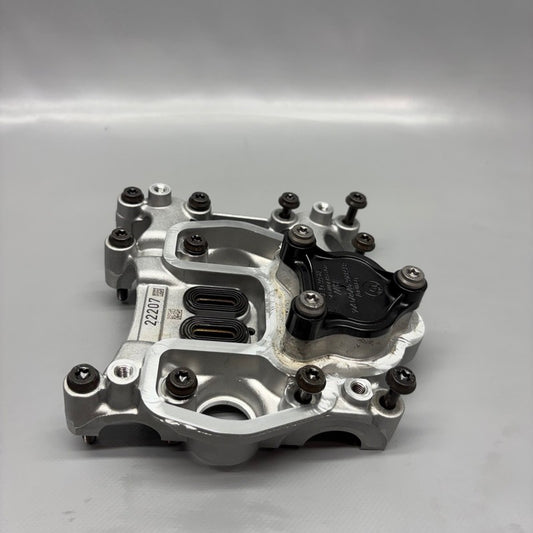 BMW S1000R CYLINDER HEAD CAMSHAFT BRACKET 2020 2021 2022 2023 2024 OEM